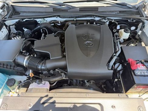 Used 2022 Toyota Tacoma SR5 RWD image 21