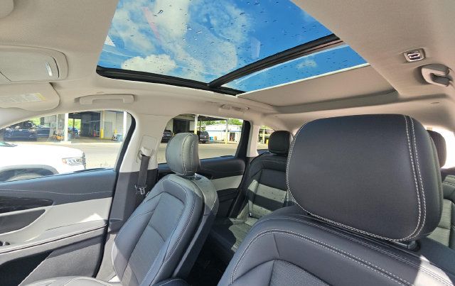 Used 2025 Lincoln Nautilus Reserve AWD/4WD image 10