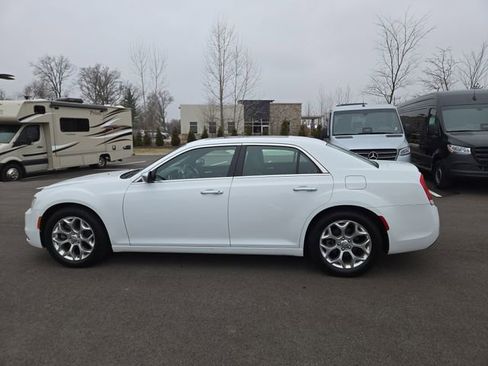 Used 2017 Chrysler 300 C Platinum image 6