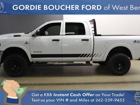 Used 2022 RAM 2500 Tradesman w/ Chrome Appearance Group AWD/4WD image 2
