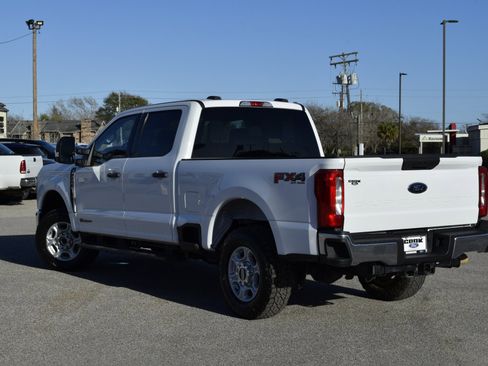 Used 2025 Ford F250 XLT w/ FX4 Off-Road Package image 8