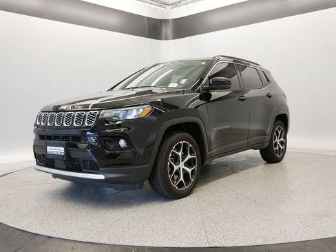 Certified 2024 Jeep Compass Limited image 13