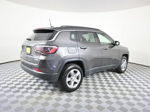 Used 2023 Jeep Compass Latitude w/ Convenience Group AWD/4WD image 6