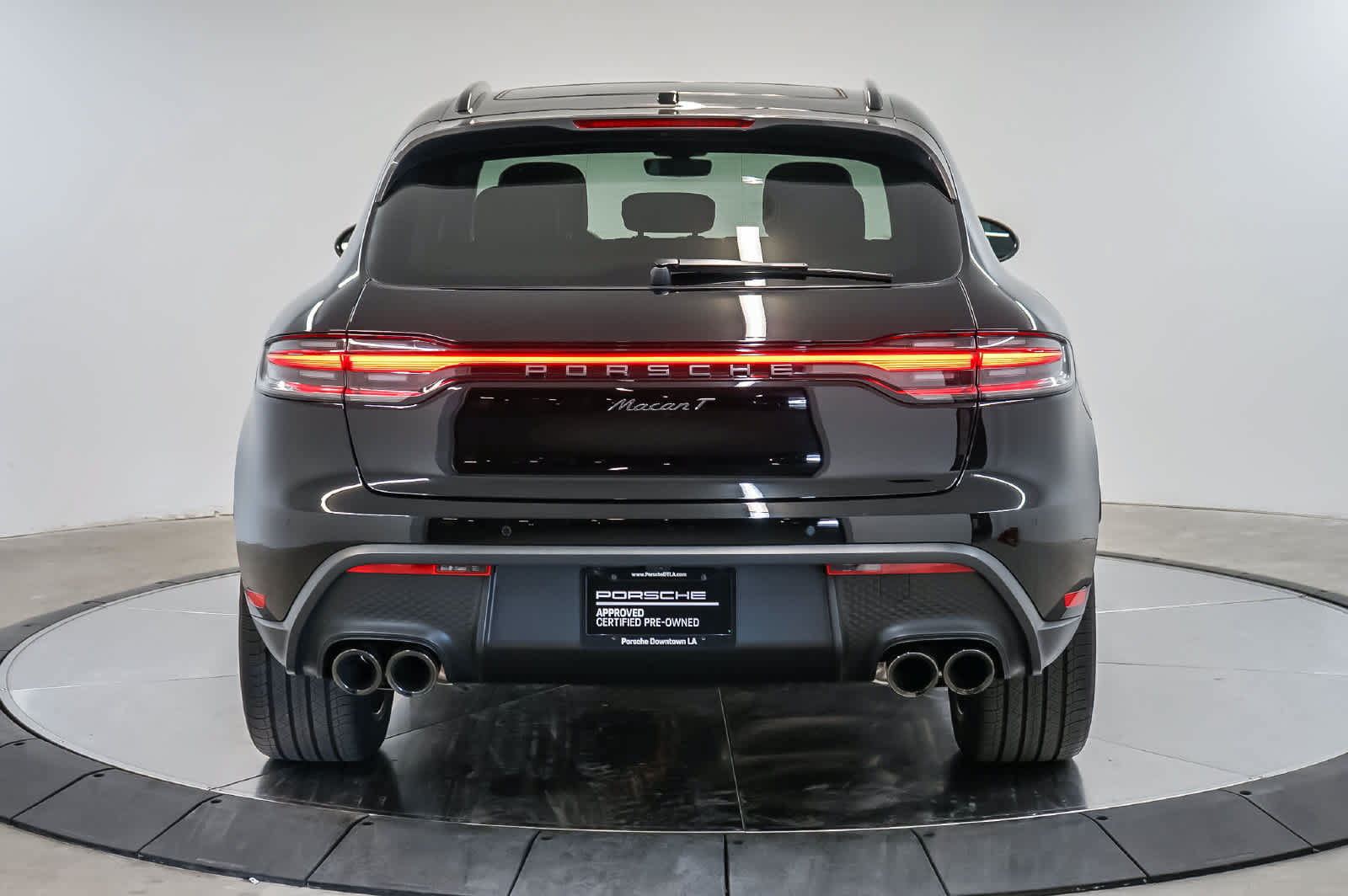 Certified 2026 Porsche Macan Turbo AWD/4WD image 10