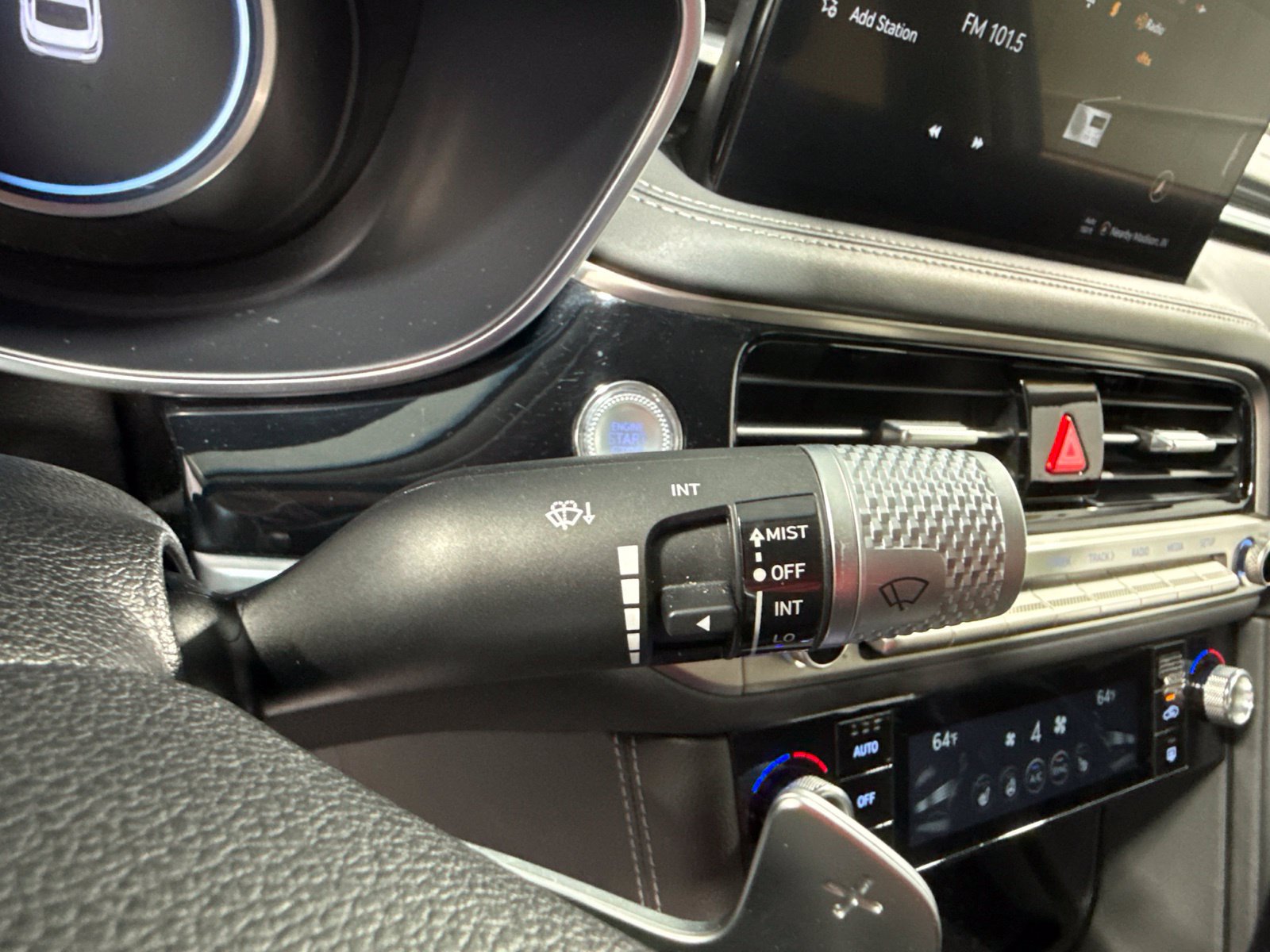 Used 2025 Genesis G70 2.5T AWD/4WD image 42