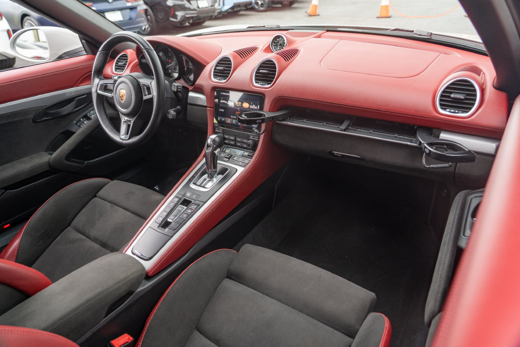 Used 2022 Porsche 718 Boxster Spyder RWD image 21