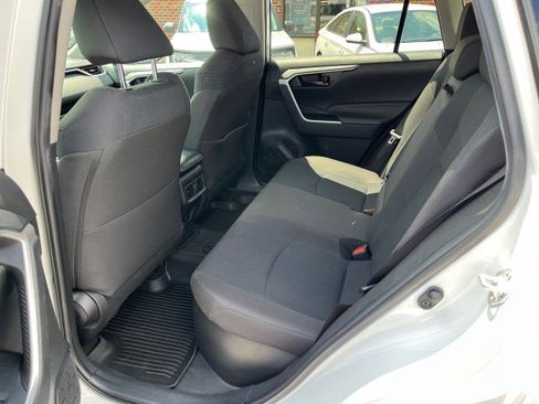 Used 2023 Toyota RAV4 LE AWD/4WD image 15