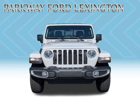 Used 2022 Jeep Gladiator Sport image 2