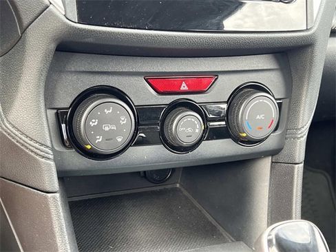 Used 2018 Subaru Crosstrek 2.0i Premium w/ Eyesight System image 23