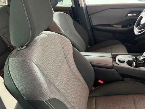 Used 2023 Nissan Rogue SV image 23