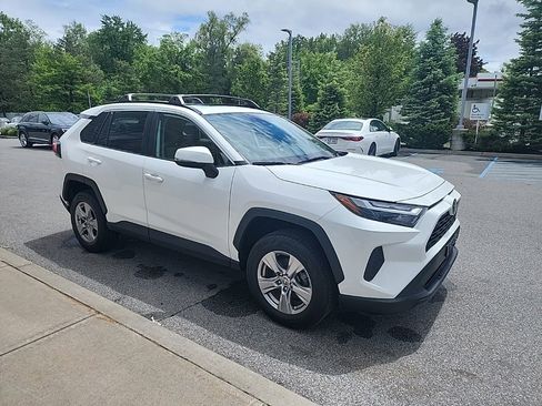 Used 2022 Toyota RAV4 XLE w/ Convenience Package AWD/4WD image 9