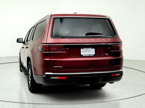 Used 2023 Jeep Wagoneer 4WD image 6