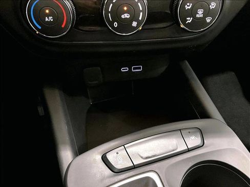 Used 2025 Chevrolet Trax LS FWD image 26
