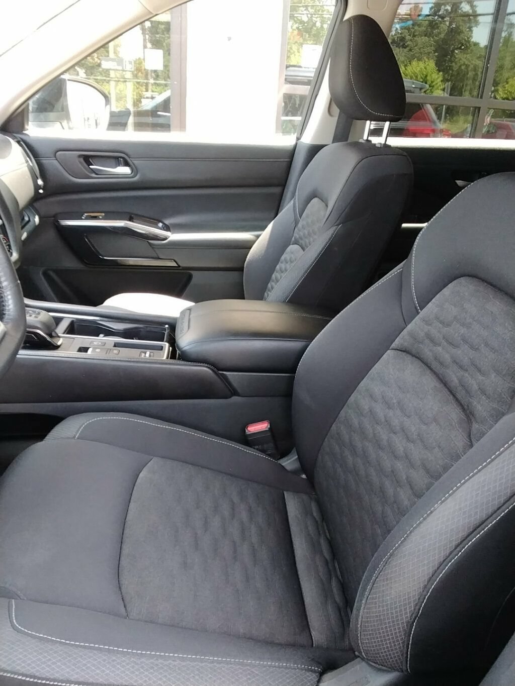 Used 2022 Nissan Pathfinder SV FWD image 7