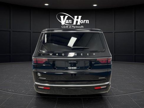 Used 2023 Jeep Wagoneer Series II AWD/4WD image 6