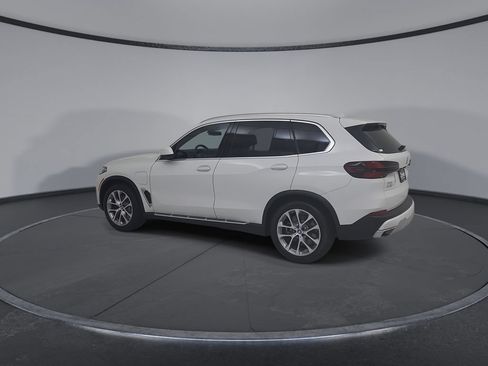 Used 2025 BMW X5 xDrive50e AWD/4WD image 10