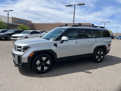 Used 2025 Hyundai Santa Fe SEL FWD image 9