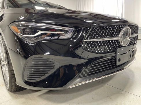 Used 2025 Mercedes-Benz CLA 250 4MATIC image 11