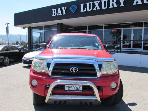 Used 2006 Toyota Tacoma PreRunner RWD image 2