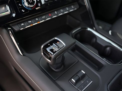 Used 2025 GMC Sierra 1500 AT4X image 22