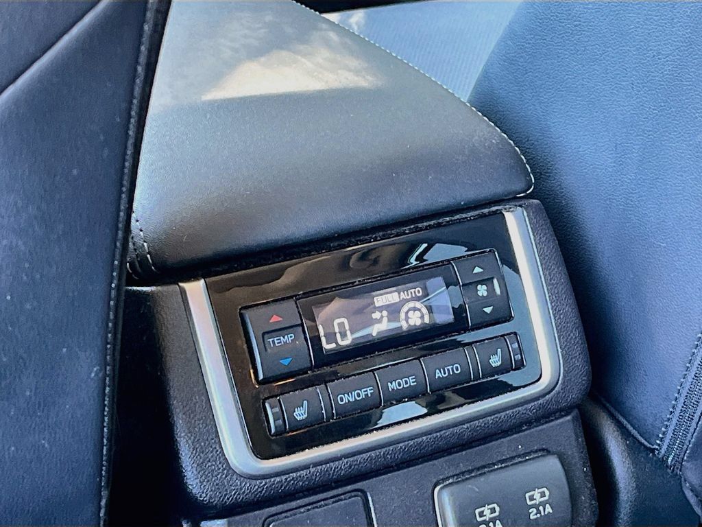 Used 2021 Subaru Ascent Limited w/ Technology Package AWD/4WD image 27