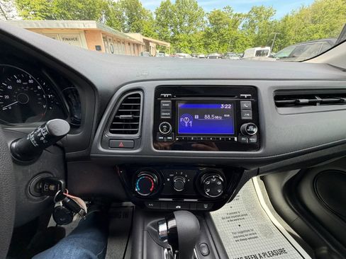 Used 2016 Honda HR-V LX image 24