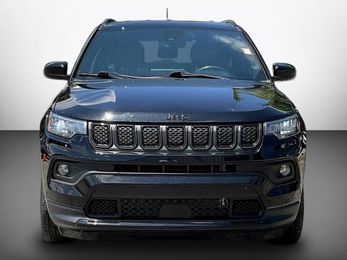 Used 2023 Jeep Compass Latitude AWD/4WD image 2