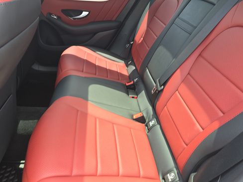 Used 2021 Mercedes-Benz GLC 300 4MATIC image 10