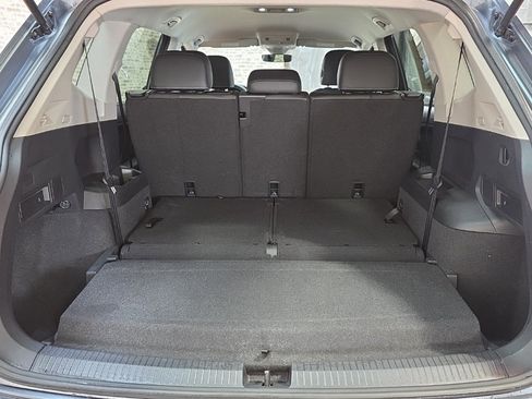 Used 2023 Volkswagen Tiguan SE image 17