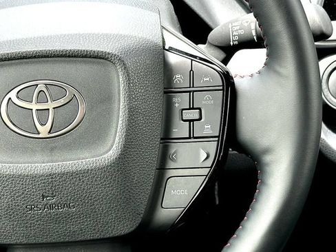 Used 2025 Toyota Prius Plug-In Hybrid FWD image 23