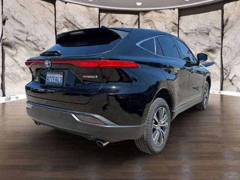 Used 2021 Toyota Venza LE AWD/4WD image 6