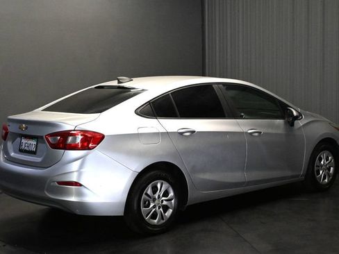 Used 2019 Chevrolet Cruze LS FWD image 5