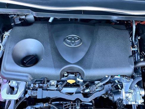 Certified 2023 Toyota Sienna XLE image 32