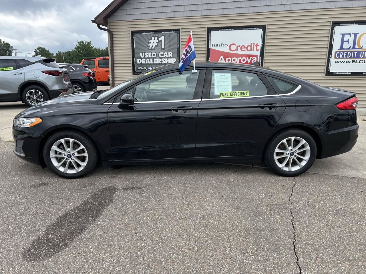 Used 2020 Ford Fusion SE FWD image 8