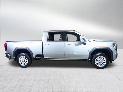 Used 2024 GMC Sierra 2500 Denali Ultimate AWD/4WD image 8
