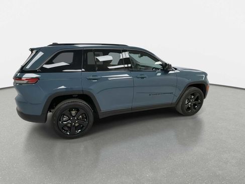 New 2026 Jeep Grand Cherokee Limited w/ Limited Altitude Package image 9