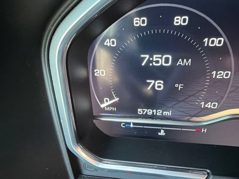 Used 2023 GMC Sierra 1500 AT4 w/ Technology Package AWD/4WD image 12