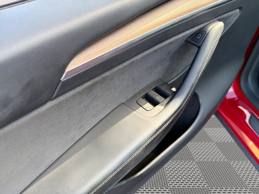 Used 2023 Tesla Model Y AWD image 15