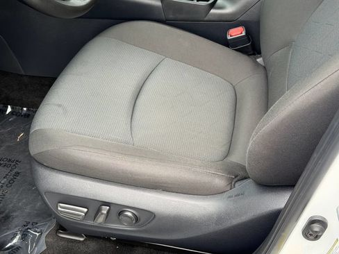 Used 2025 Toyota RAV4 XLE AWD/4WD image 22