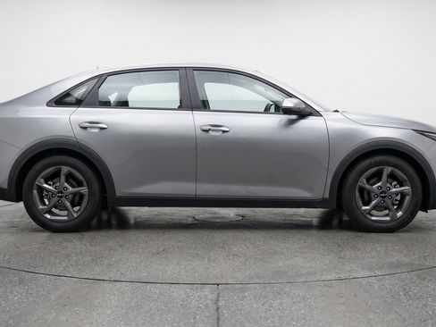 Used 2025 Kia K4 FWD image 11