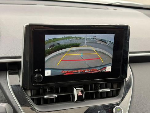 Used 2023 Toyota Corolla Cross XLE w/ Convenience Package FWD image 26