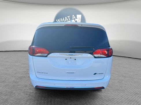 Certified 2020 Chrysler Pacifica Limited w/ Advanced Safetytec Group FWD image 5