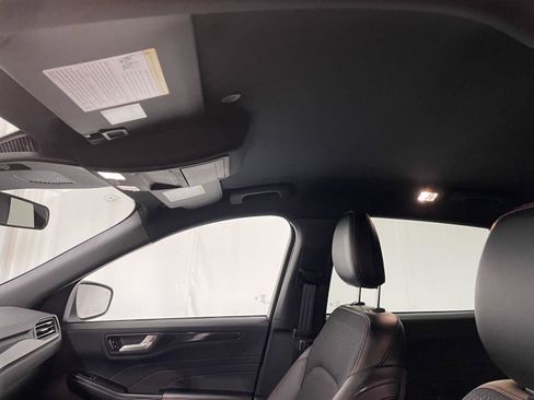 Certified 2025 Ford Escape ST-Line w/ Cold Weather Package image 21