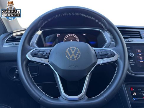 Used 2024 Volkswagen Tiguan SE FWD image 12