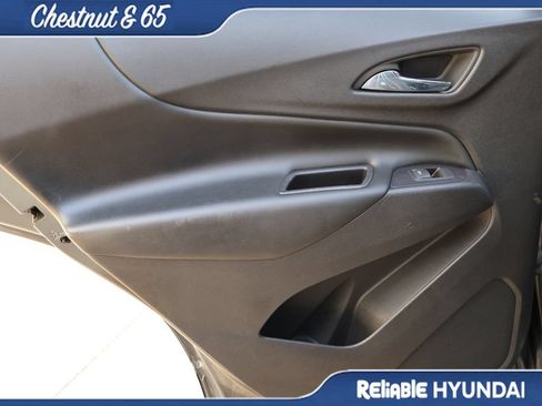 Used 2019 Chevrolet Equinox LT w/ Driver Convenience Package FWD image 17