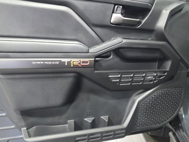Used 2025 Toyota Tacoma TRD Off-Road AWD/4WD image 34
