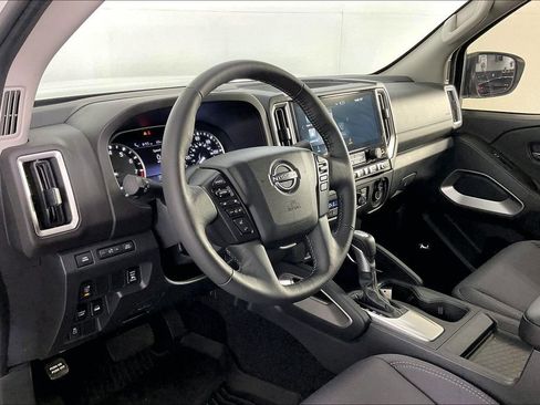 Certified 2025 Nissan Frontier SV w/ SV Convenience Package image 18