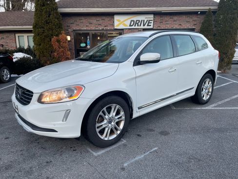 Used 2016 Volvo XC60 T5 image 10
