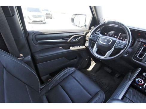 Used 2023 GMC Yukon XL Denali w/ Denali Reserve Package RWD image 8