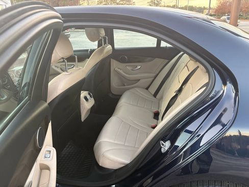 Used 2018 Mercedes-Benz C 300 4MATIC Sedan image 9